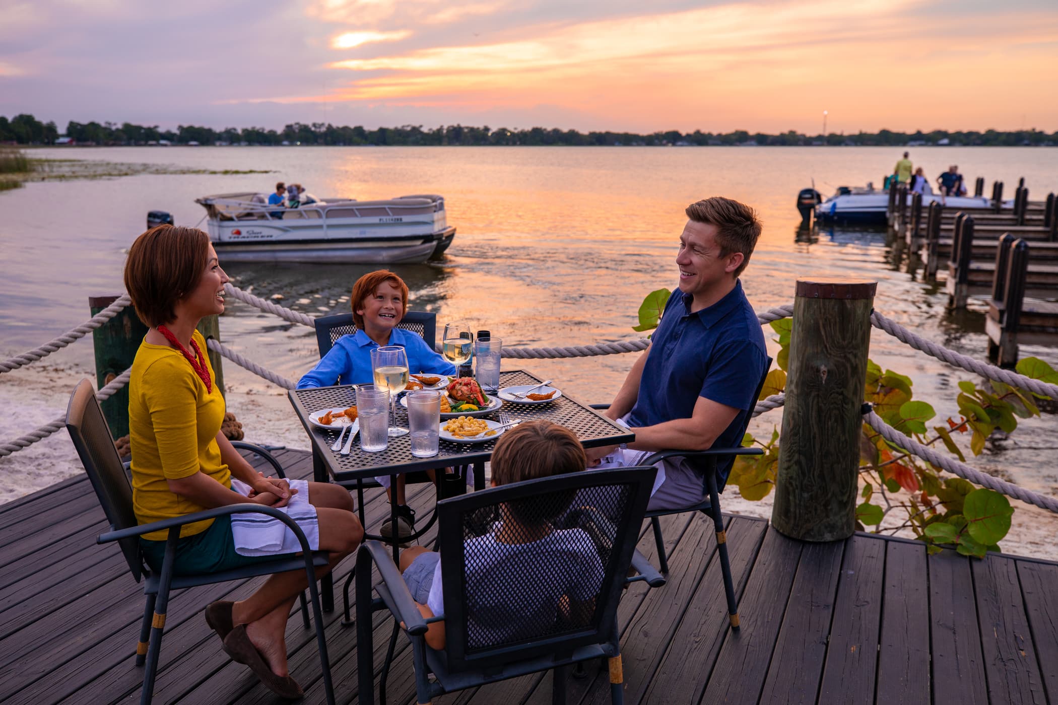 Exploring Central Florida’s Waterfront Dining Experience